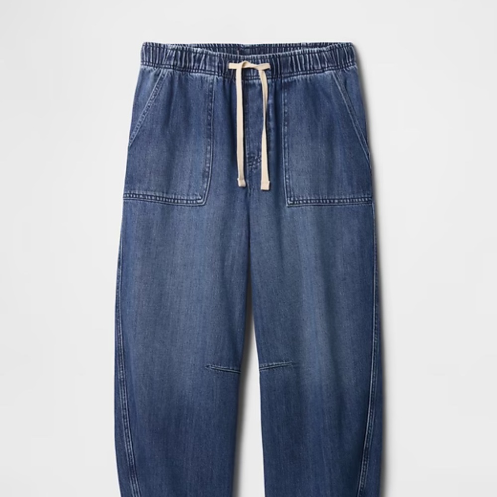 GAP women’s medium mid rise supersoft pull on barrel jeans new with tags